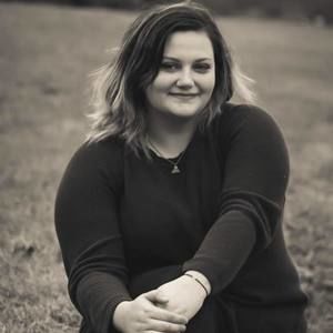 Meet your Posher, Claudia